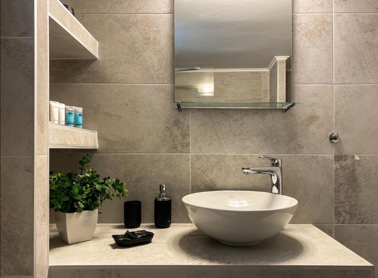 Acropolis Slow Living Apt Under The Parthenon Афіни Екстер'єр фото